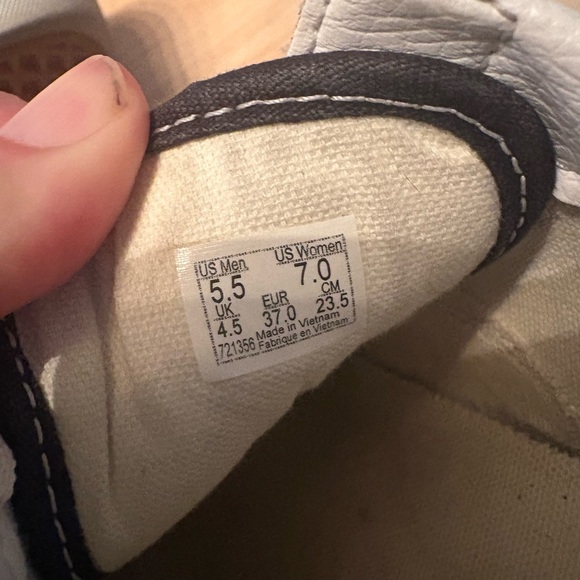 Vans platform, tennis shoes - Picture 9 of 11